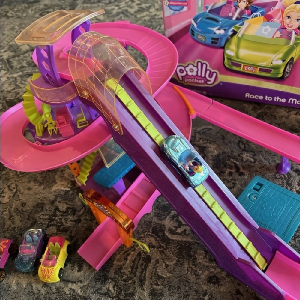 Race to the Mall Polly Pockets